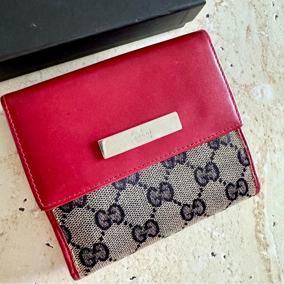 Gucci Wallet, Red with canvas monogram, Authentic - Picture 2 of 13